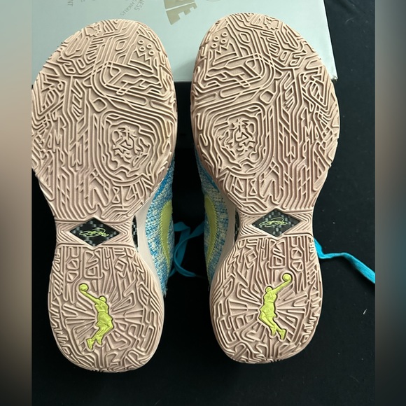 LEBRON 20 ASW| SIZE 12| BOTH LACES| GREAT CONDITION| WITH ORIGINAL BOX| - Picture 4 of 6